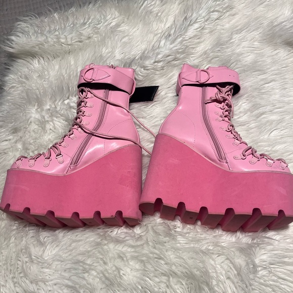 Dolls kill sugar Thrillz bubblegum traitor platform boots - Picture 4 of 6
